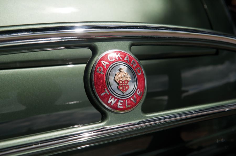  Packard Twelve Convertible Coupe 1933 года  (фото 21 из 57)